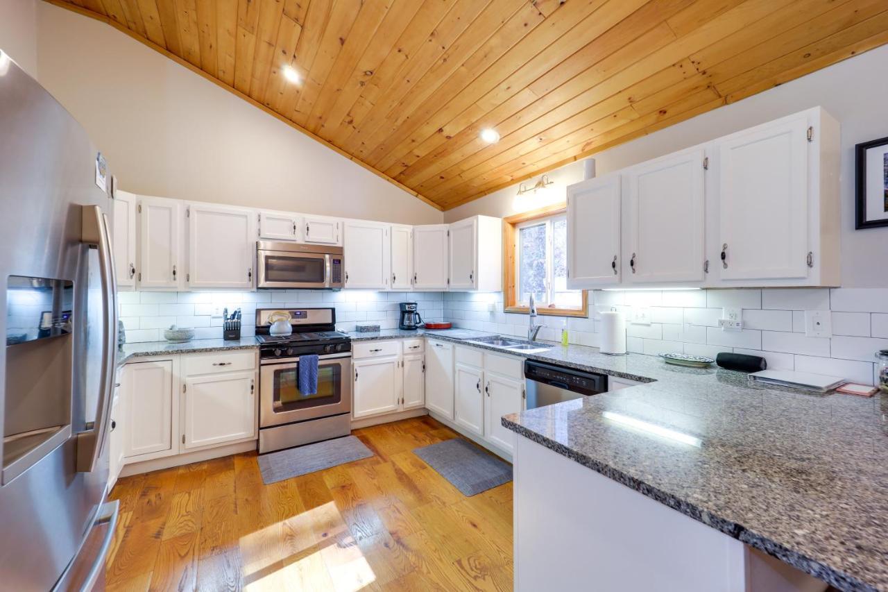 Pet-Friendly Spruce Pine Cabin With Private Fire Pit Экстерьер фото
