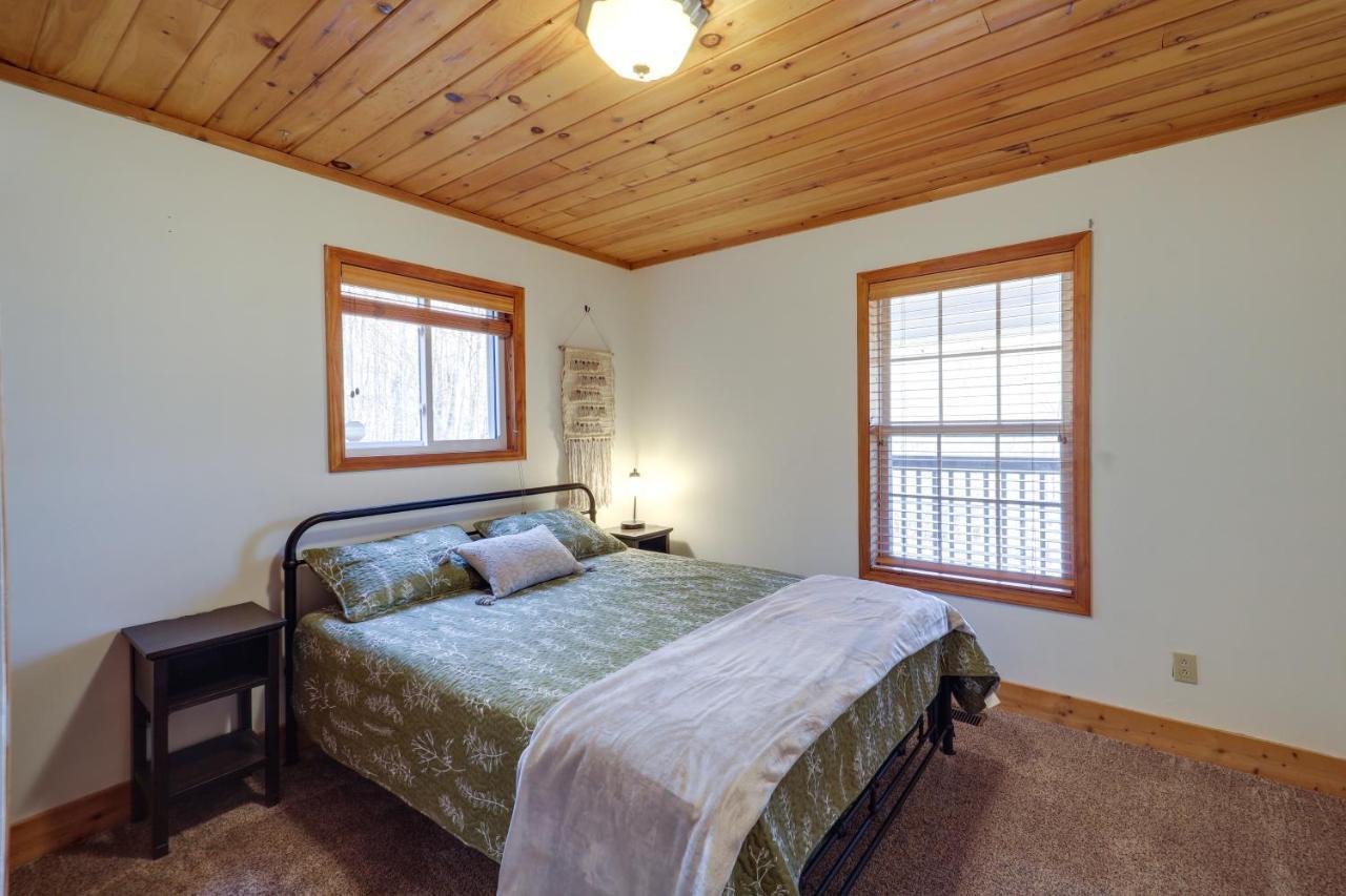 Pet-Friendly Spruce Pine Cabin With Private Fire Pit Экстерьер фото