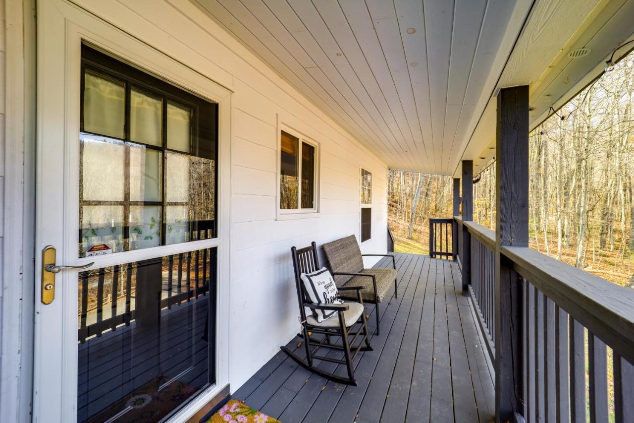 Pet-Friendly Spruce Pine Cabin With Private Fire Pit Экстерьер фото
